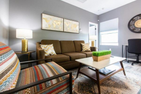Professionals-Restaurants-Fast-WiFi-A C-W D-Pets